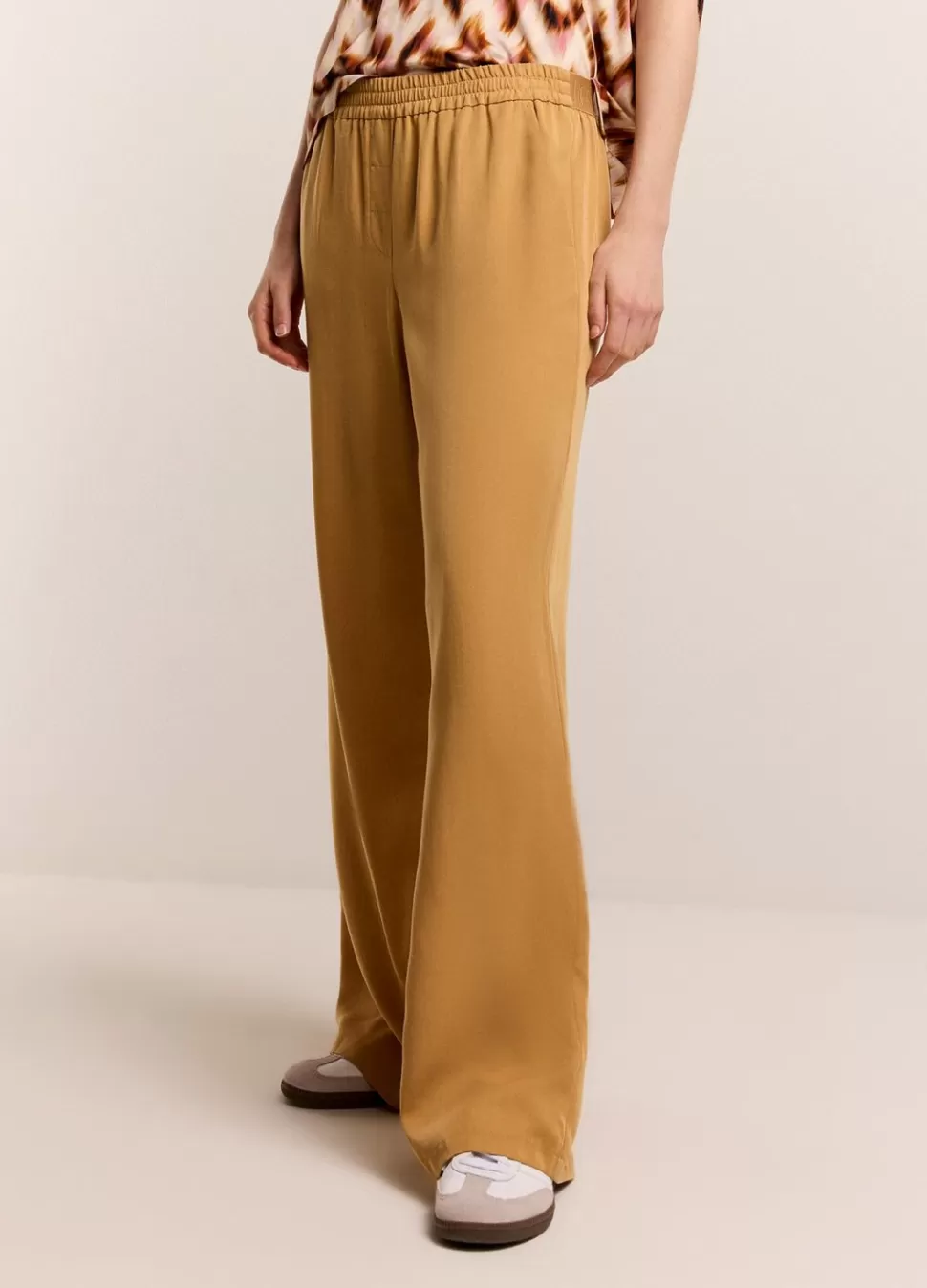 Women Summum Woman Airy, Straight-Leg Trousers