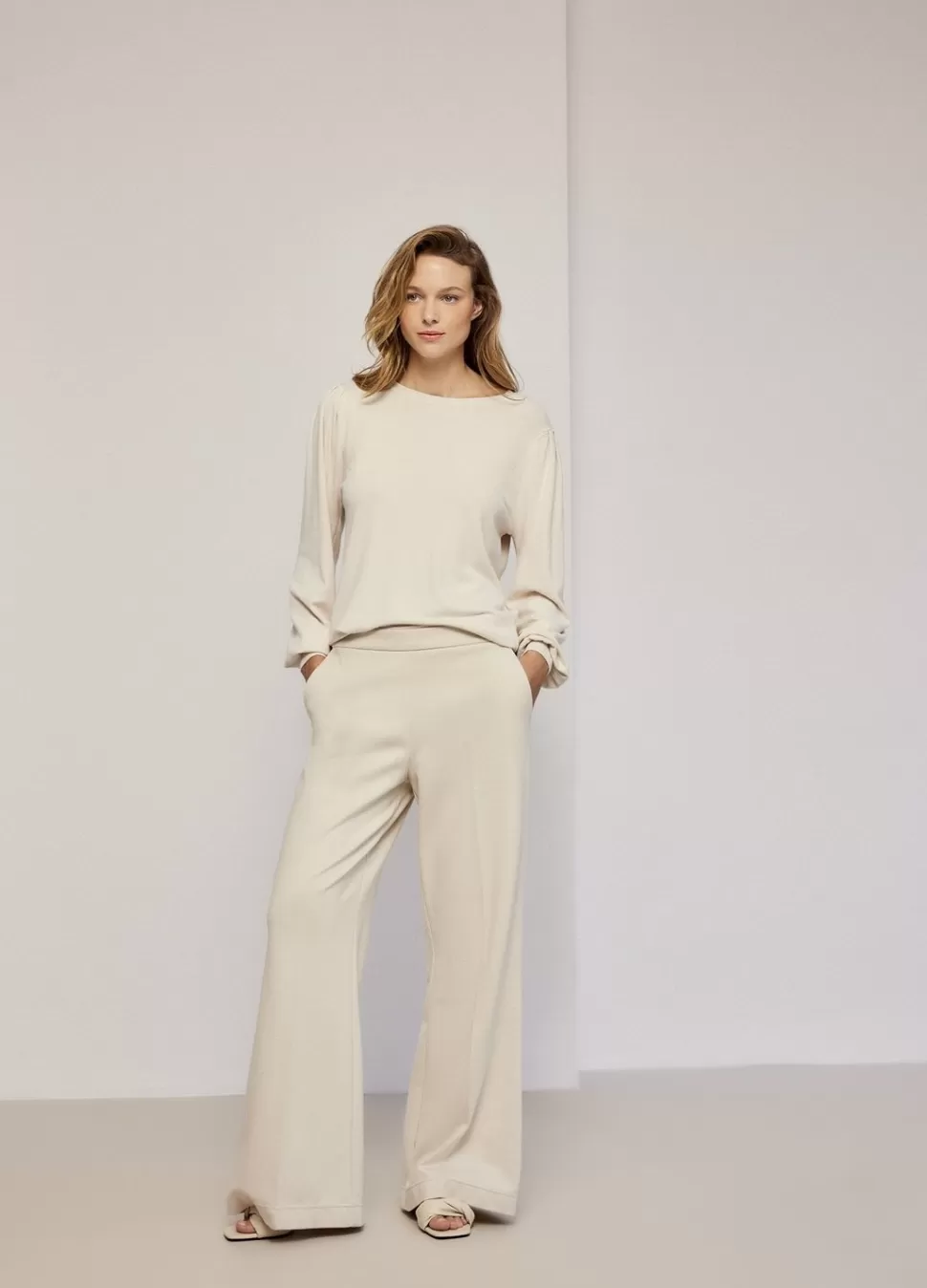 Women Summum Woman Jumper With Puff Sleeves