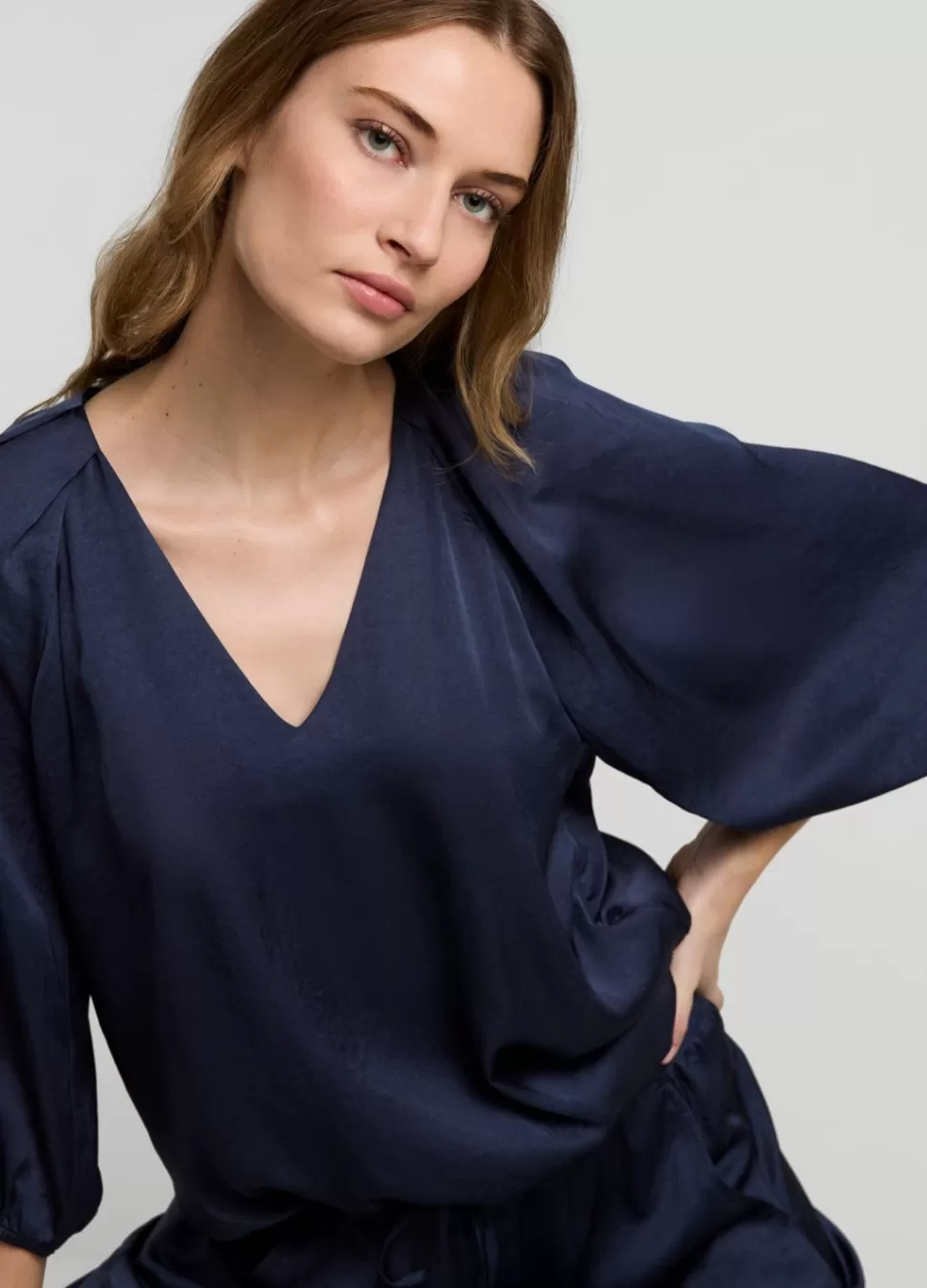 Women Summum Woman Satin V-Neck Top