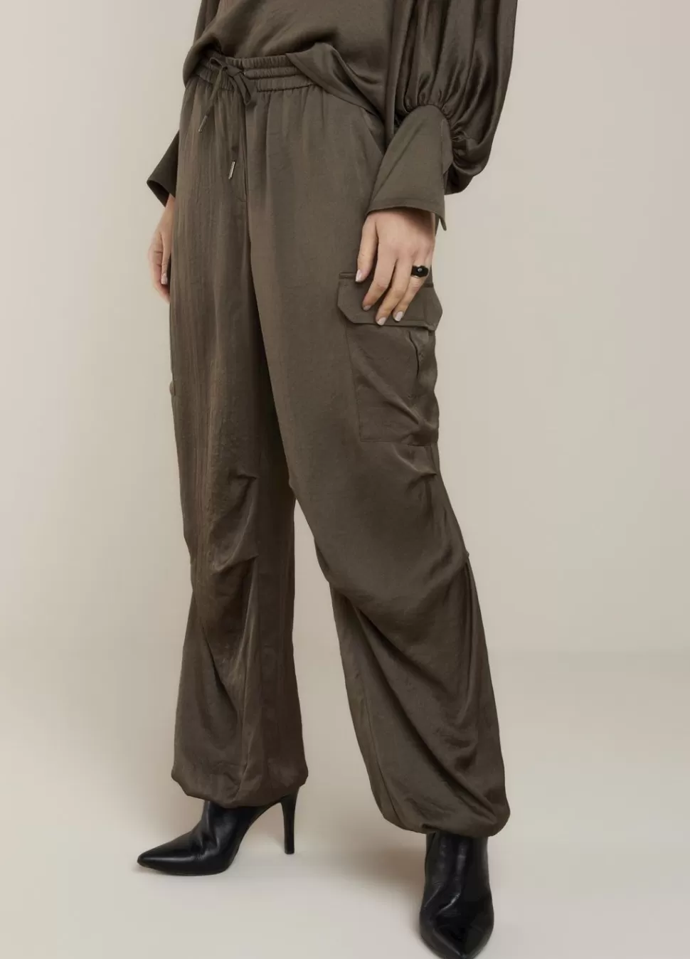 Women Summum Woman Silky-Touch Cargo Trousers