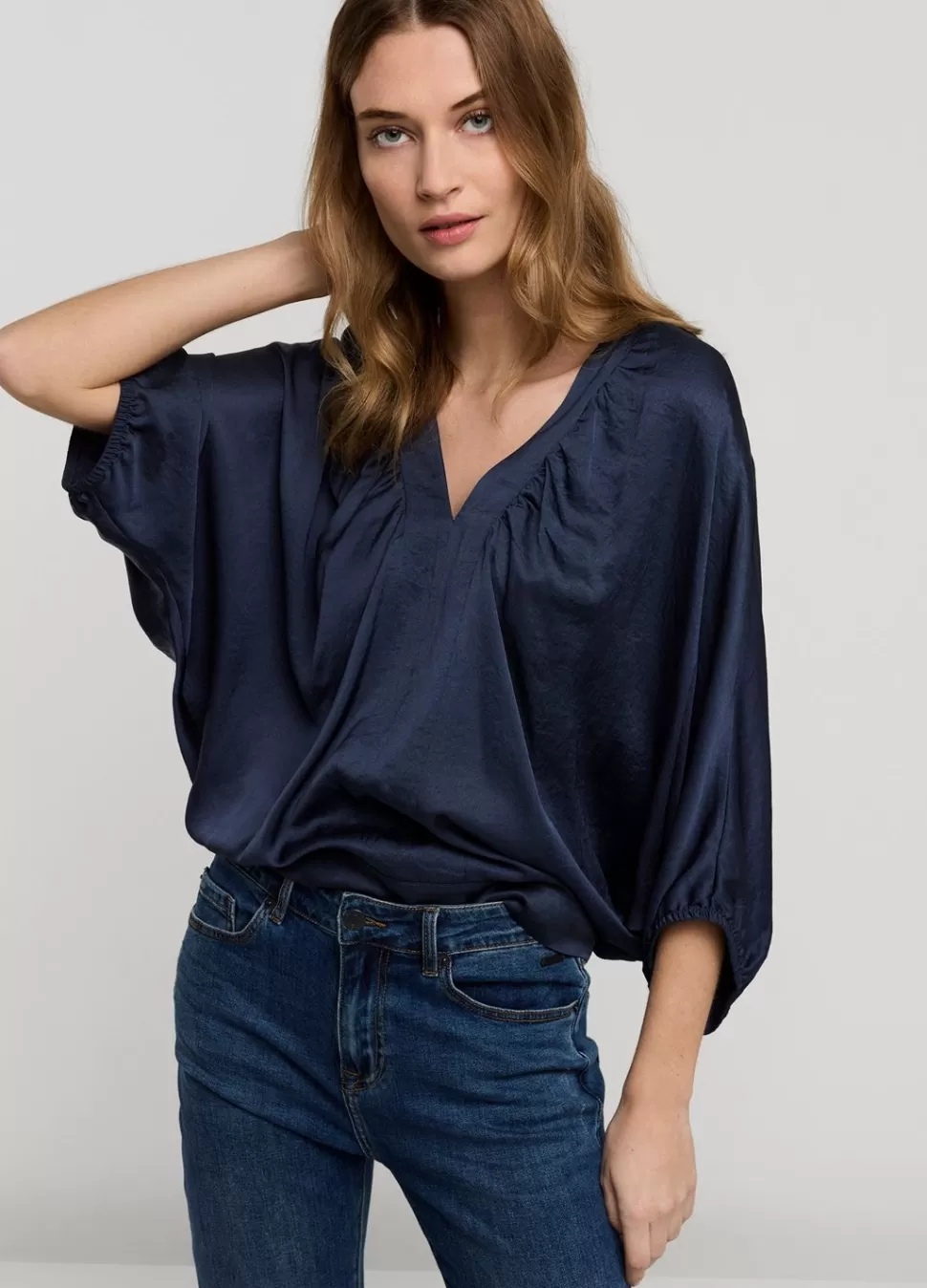 Women Summum Woman Top With Bat Sleeves