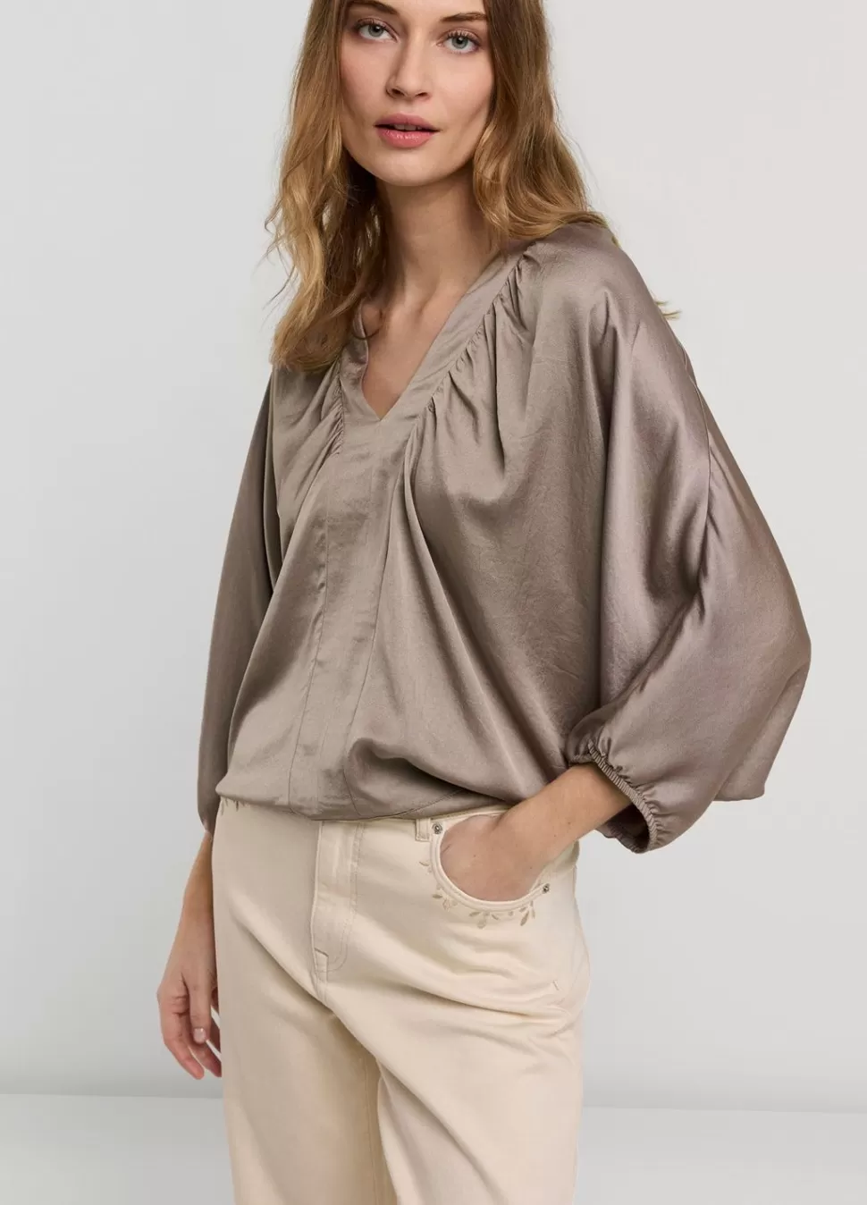 Women Summum Woman Top With Bat Sleeves